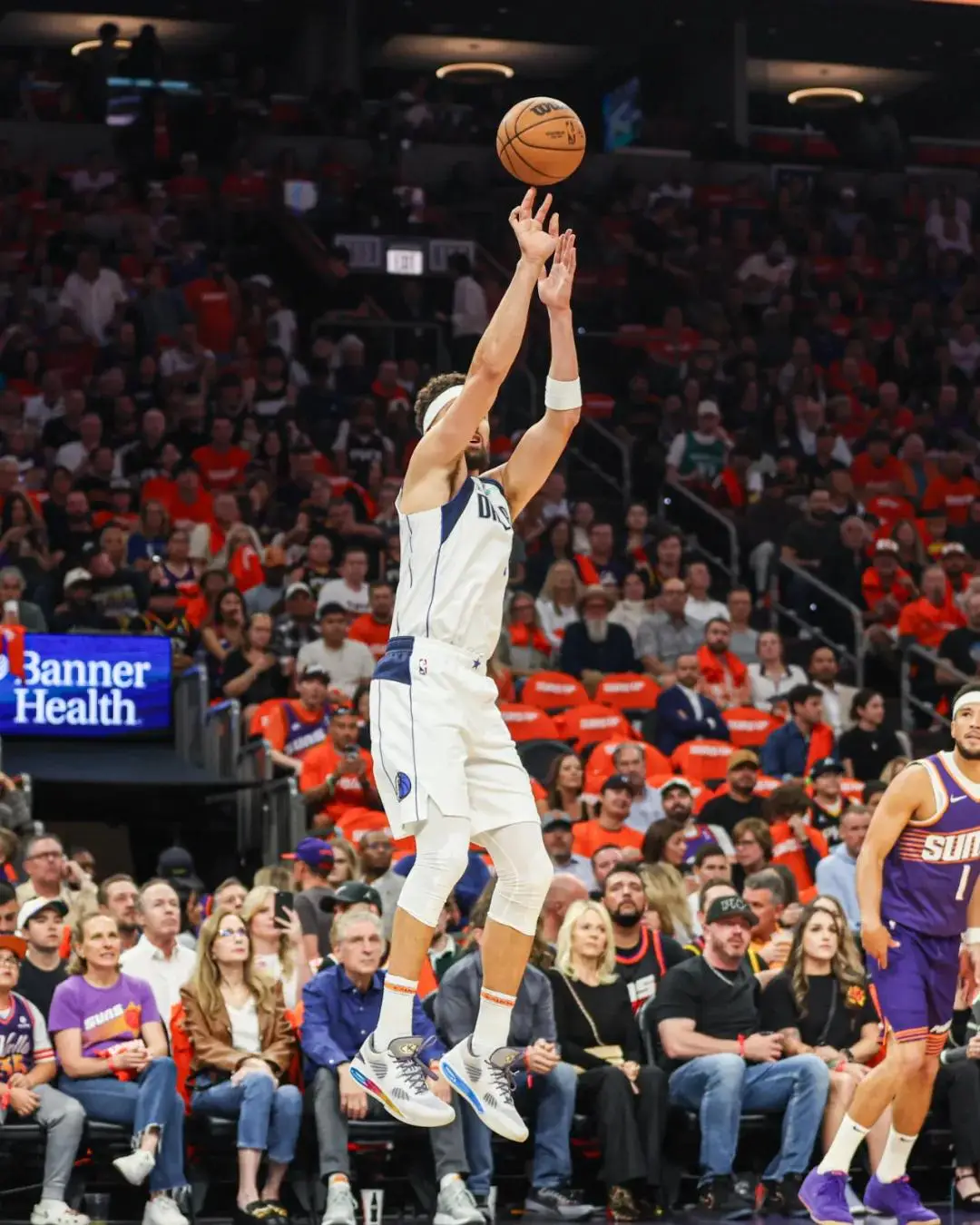 关于集结日NBA季后赛焦点战,菲尼克斯太阳战术微调,目标明确,训练强度明显提升的信息 关于集结日NBA季后赛焦点战,菲尼克斯太阳战术微调,目标明确,训练强度明显提升的信息