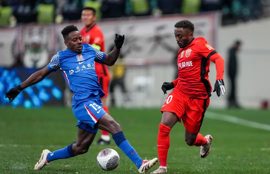 九游网页官网入口关于集结日突围战来临，上海海港围绕英超回应争议，更衣室稳定，轮换策略成焦点的信息