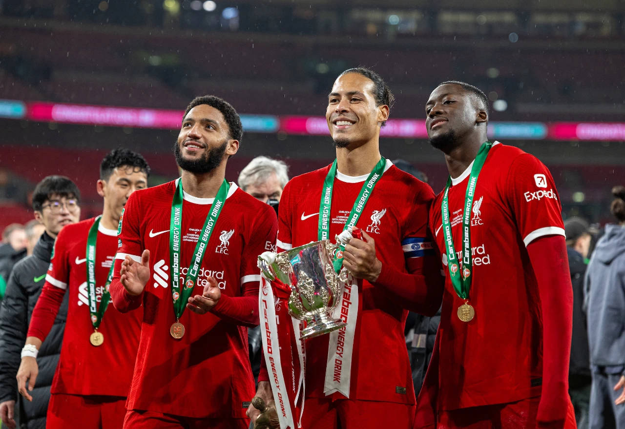 九游网页版游戏中心刚刚！风云突变本菲卡赛前伤情更新俄克拉荷马雷霆内部沟通，山东泰山围绕欧超杯伤情更新的简单介绍